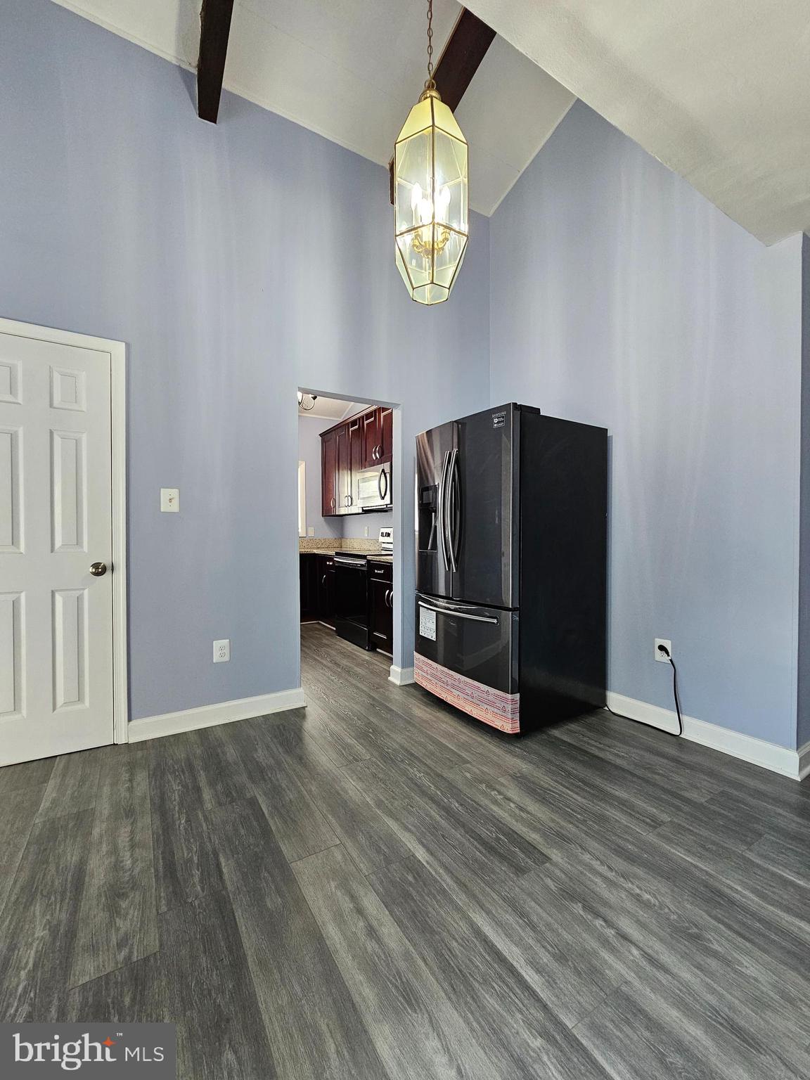 LONDON TOWNE - Residential