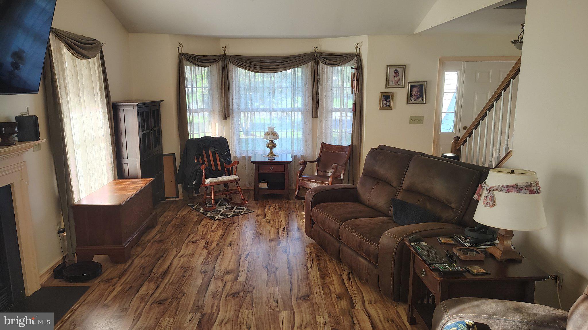 180 N BLACKBERRY LANE