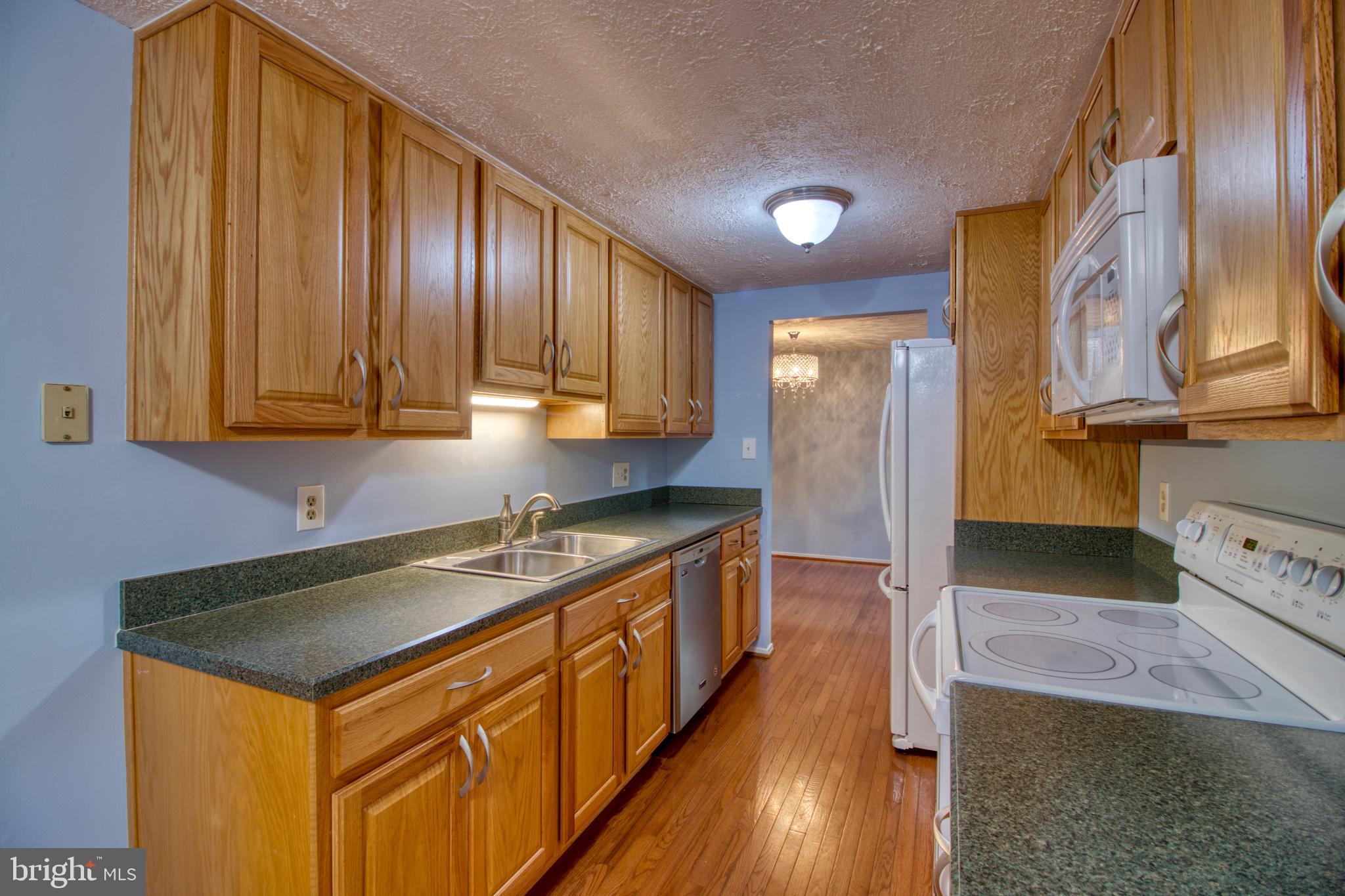 COUNTRY CLUB/LAKE MONTCLAIR - Residential Lease