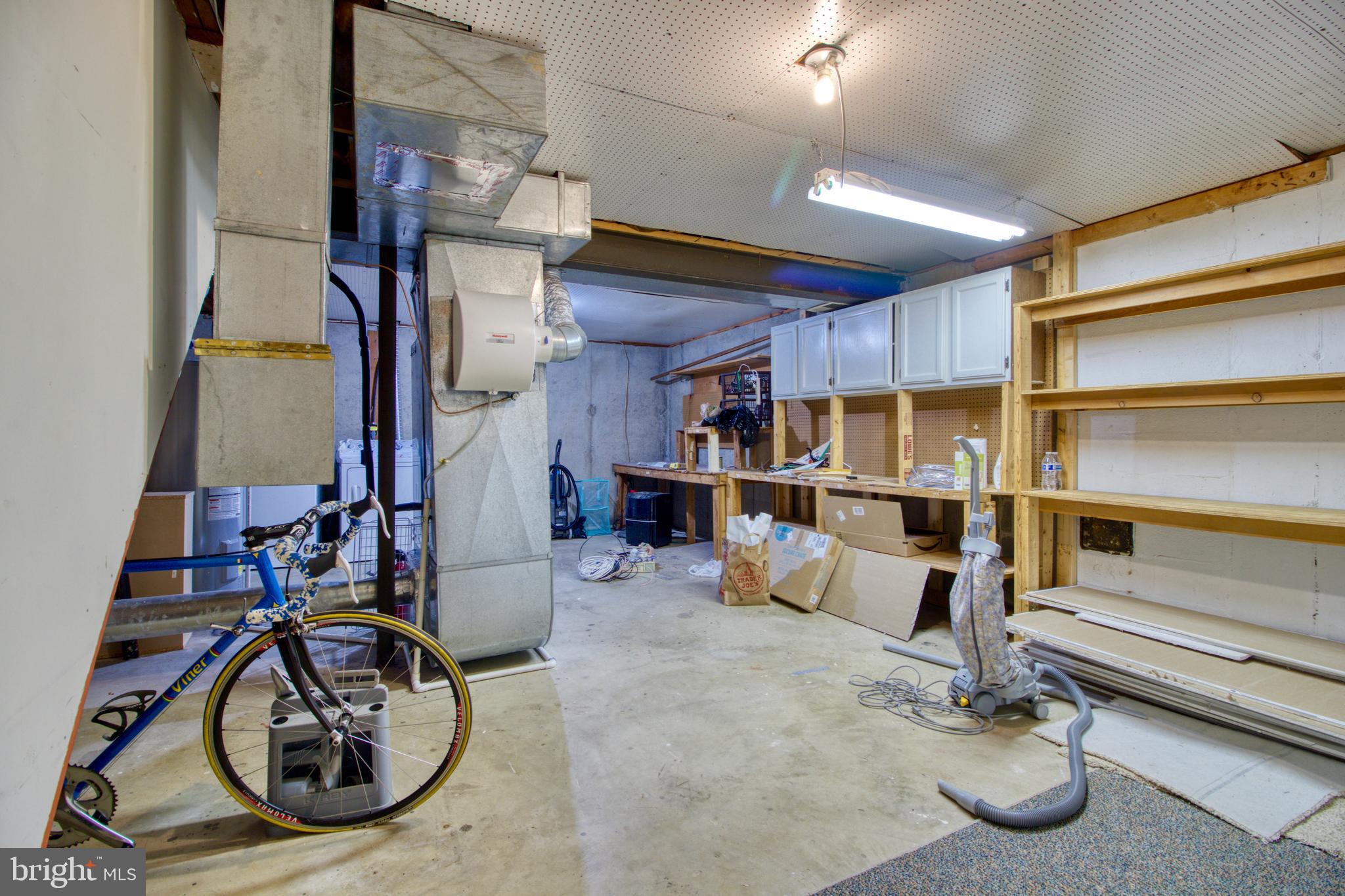 COUNTRY CLUB/LAKE MONTCLAIR - Residential Lease