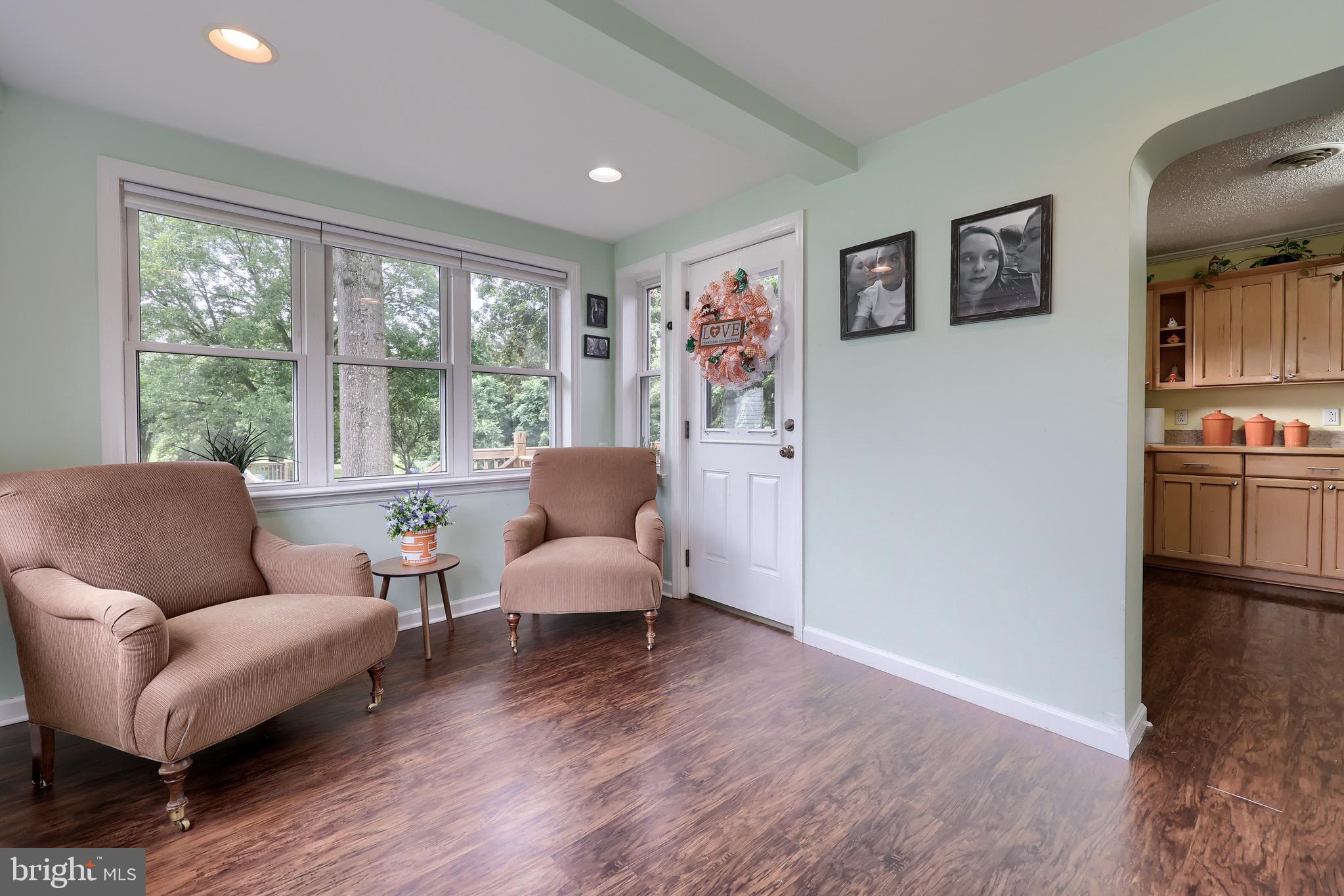536 WELLINGTON DRIVE