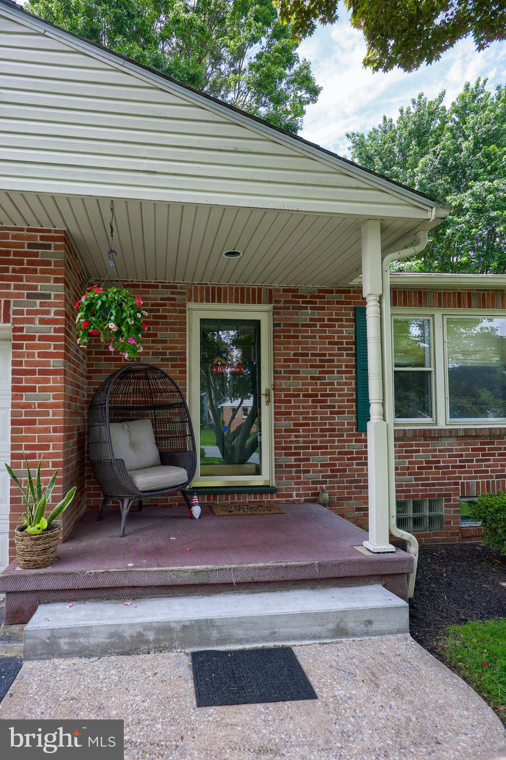536 WELLINGTON DRIVE