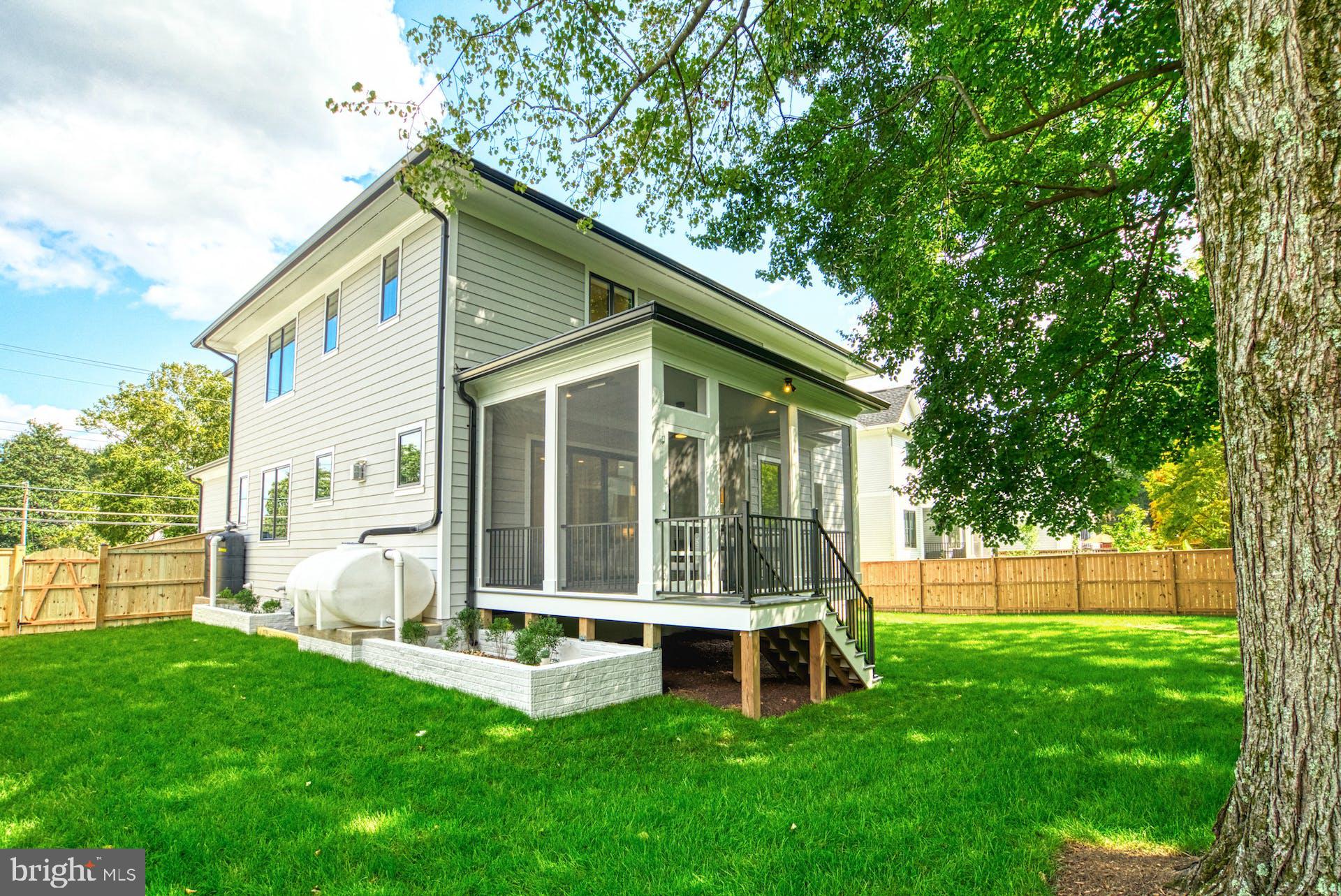 ARLINGTON - Residential