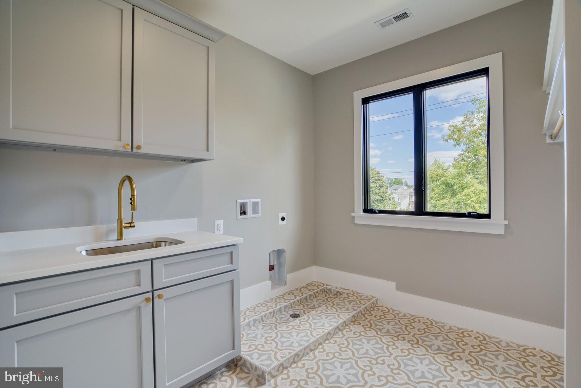 ARLINGTON - Residential