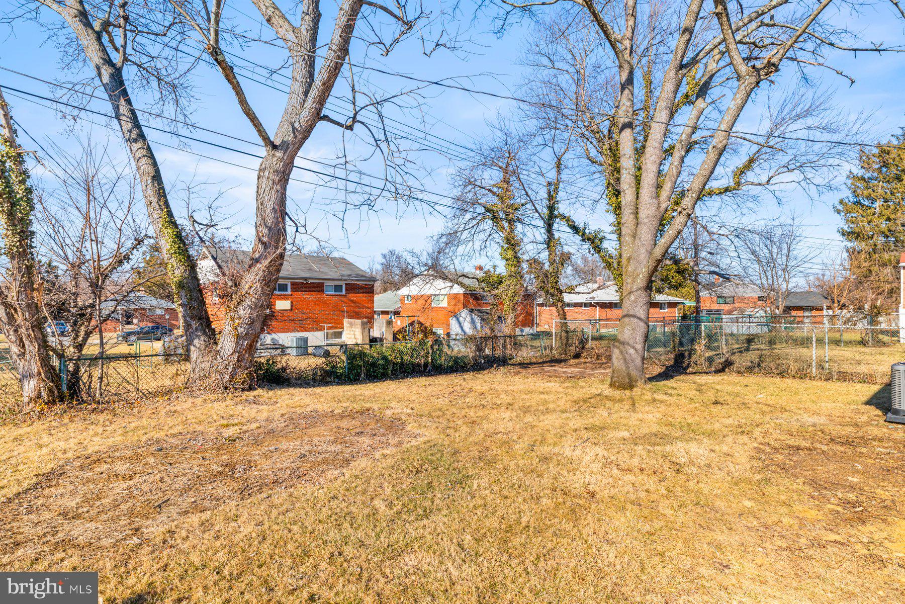 WINDSOR FARMS - Residential