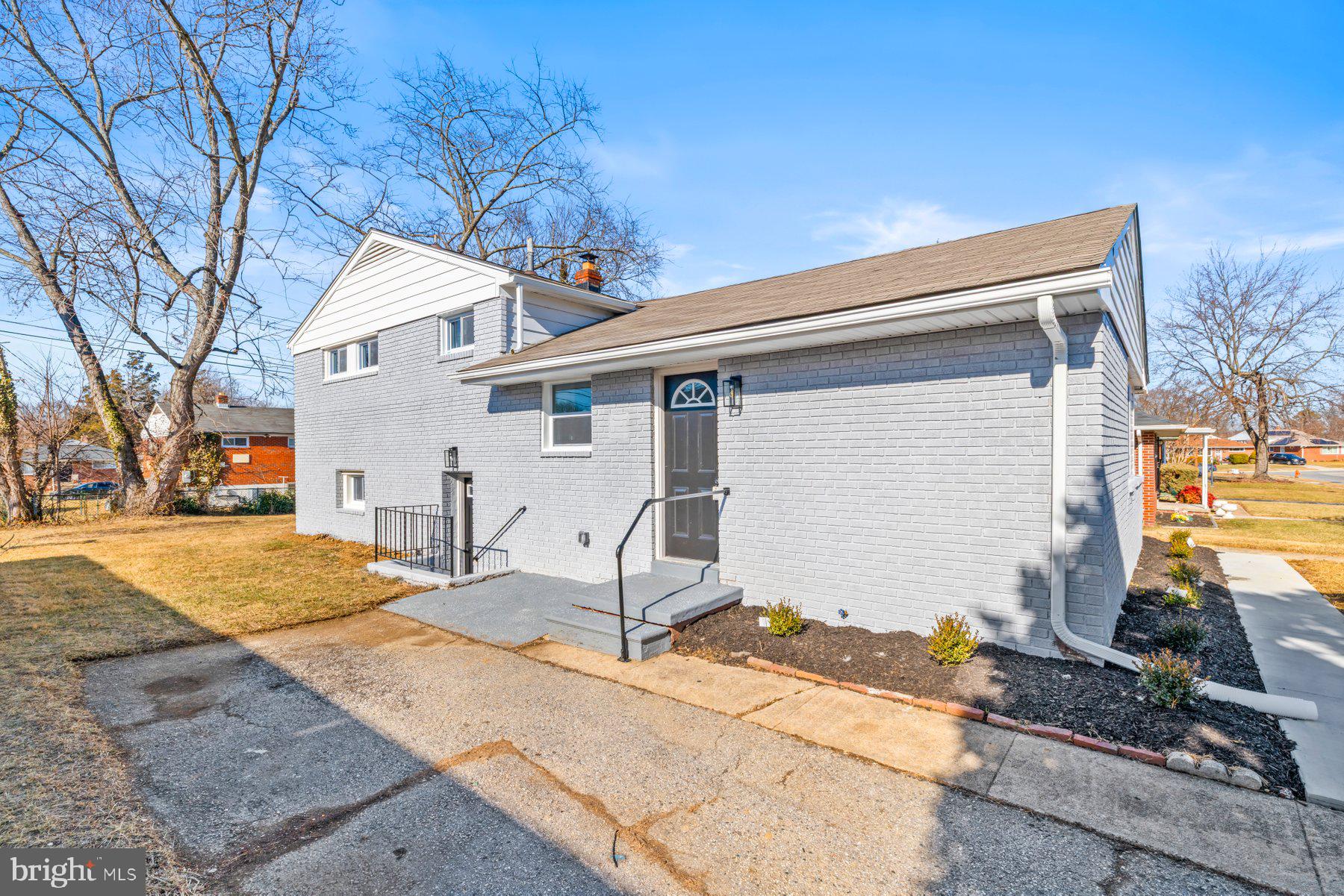 WINDSOR FARMS - Residential