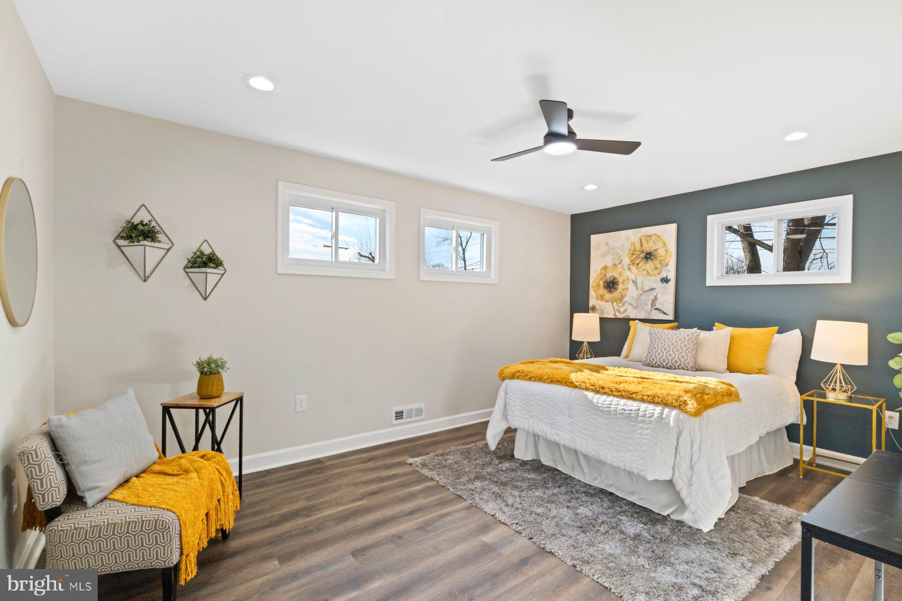 WINDSOR FARMS - Residential