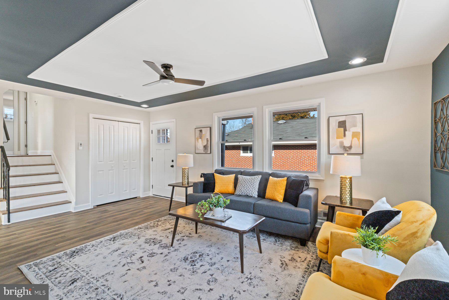 WINDSOR FARMS - Residential