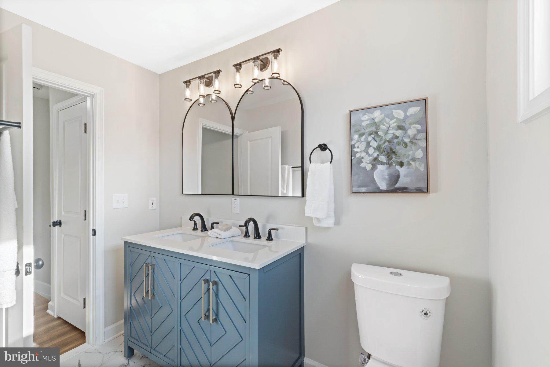 WINDSOR FARMS - Residential