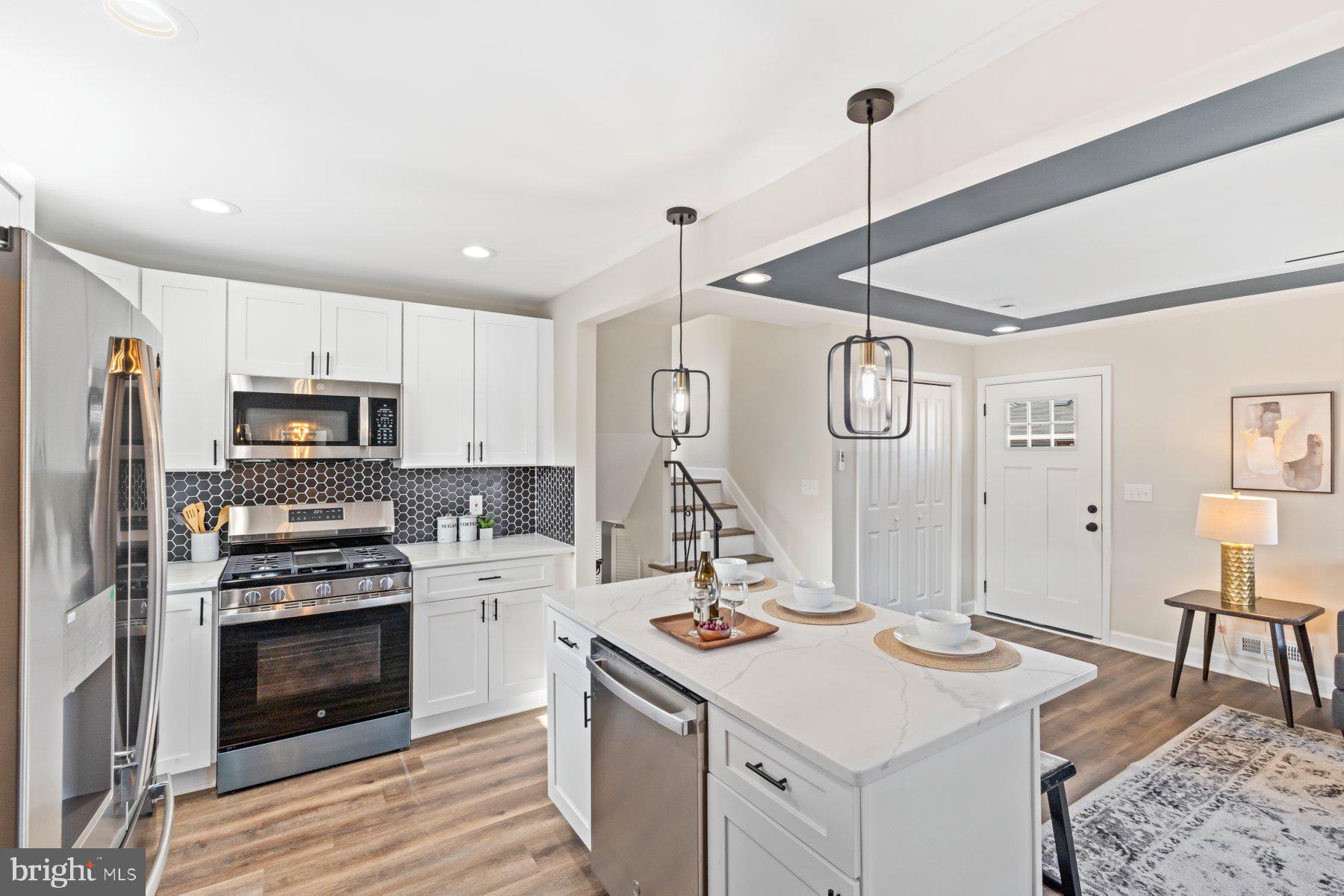 WINDSOR FARMS - Residential