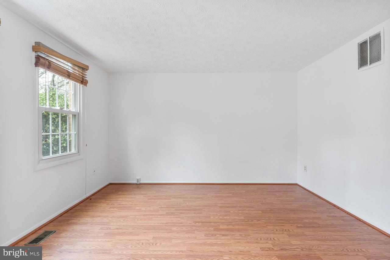RESTON - Residential Lease