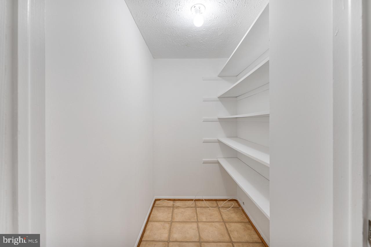 RESTON - Residential Lease