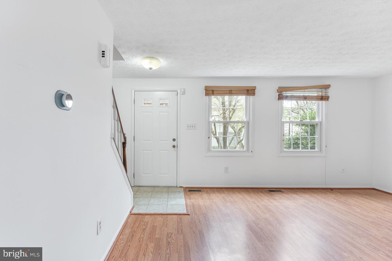 RESTON - Residential Lease