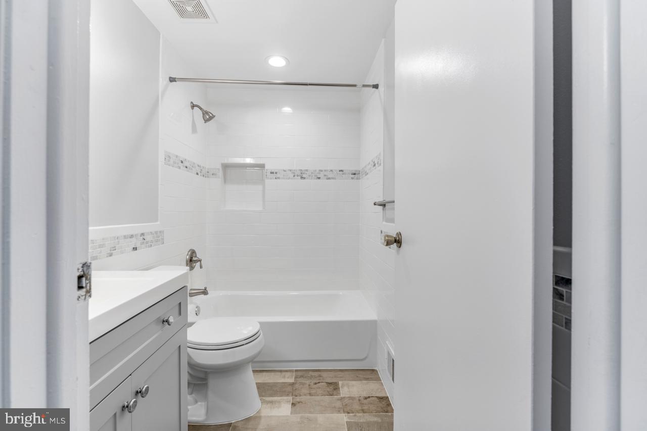RESTON - Residential Lease
