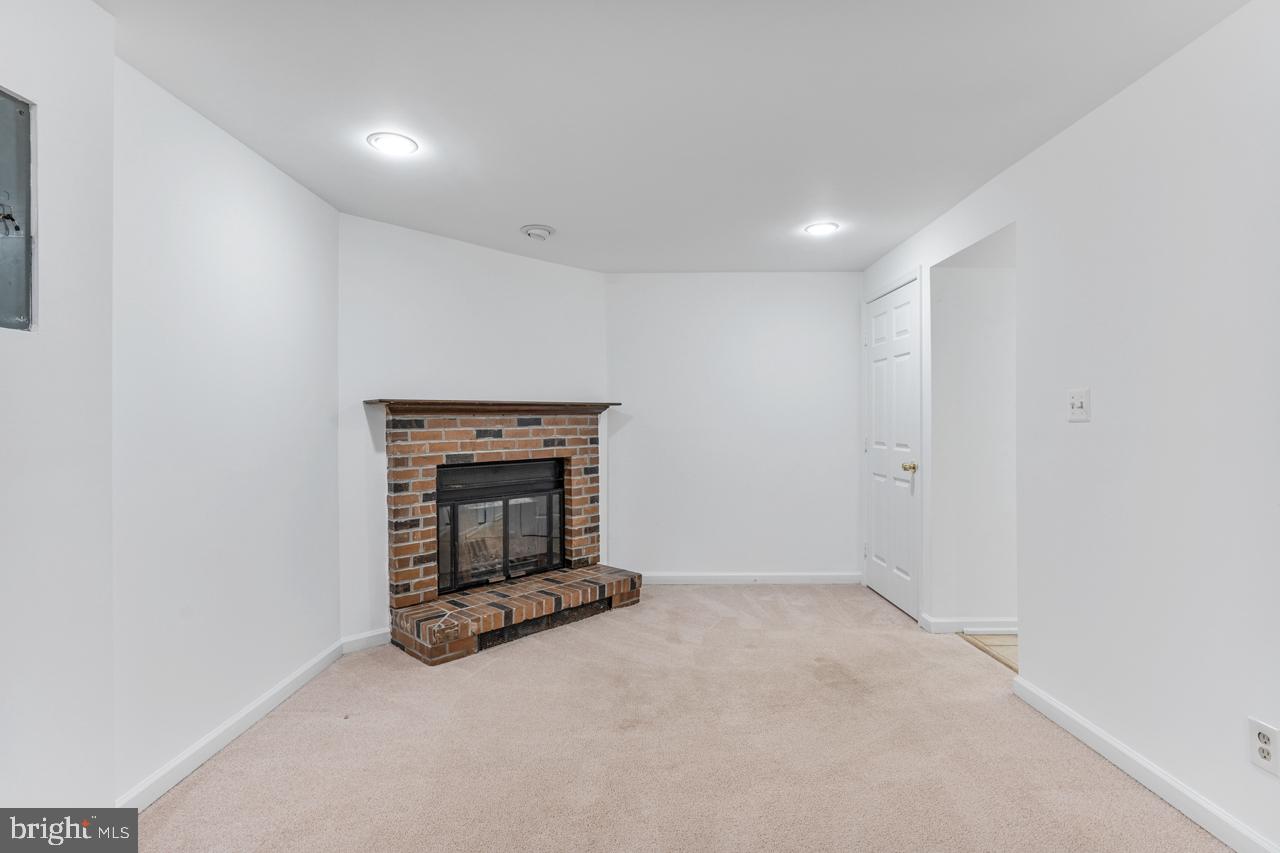 RESTON - Residential Lease