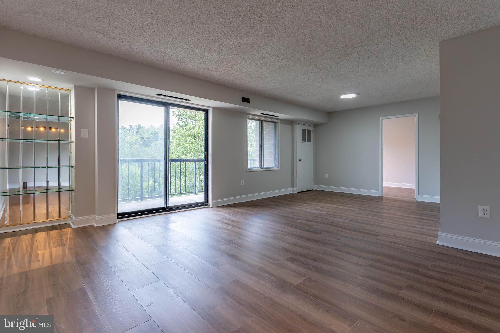 HALLMARK - Residential