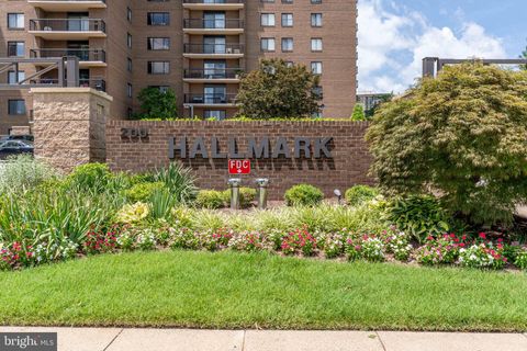 Photo of 200 N Pickett Street #311, ALEXANDRIA, VA 22304 (MLS # VAAX2052506)