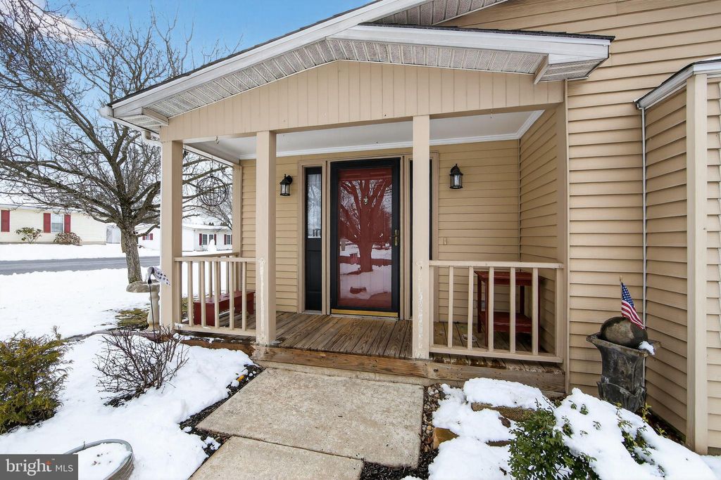 Photo of 11 Oakplace Court W, HARLEYSVILLE, PA 19438 (MLS # PAMC2168472)