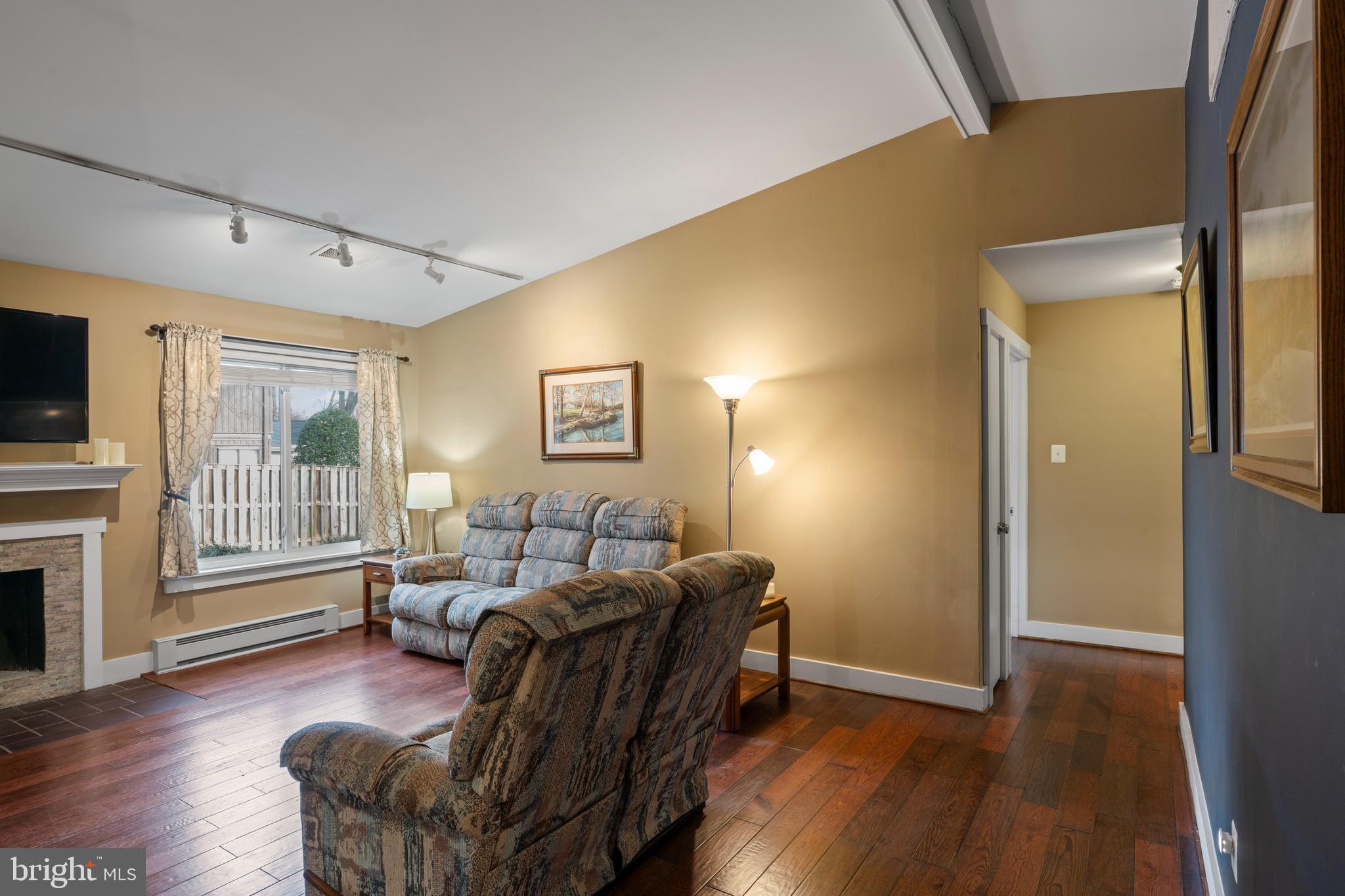 HIDDENBROOK - Residential