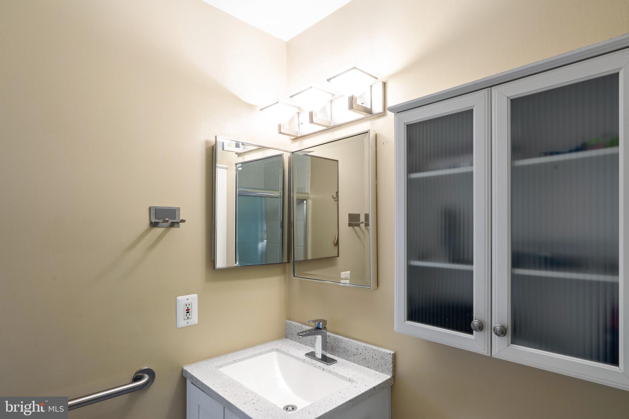 HIDDENBROOK - Residential