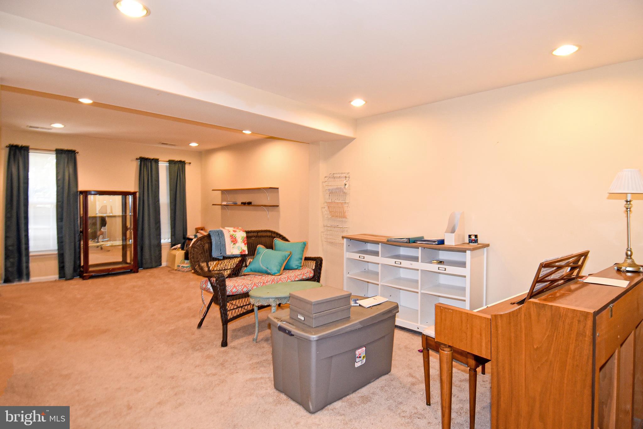 RIVERSIDE STATION - Residential Lease