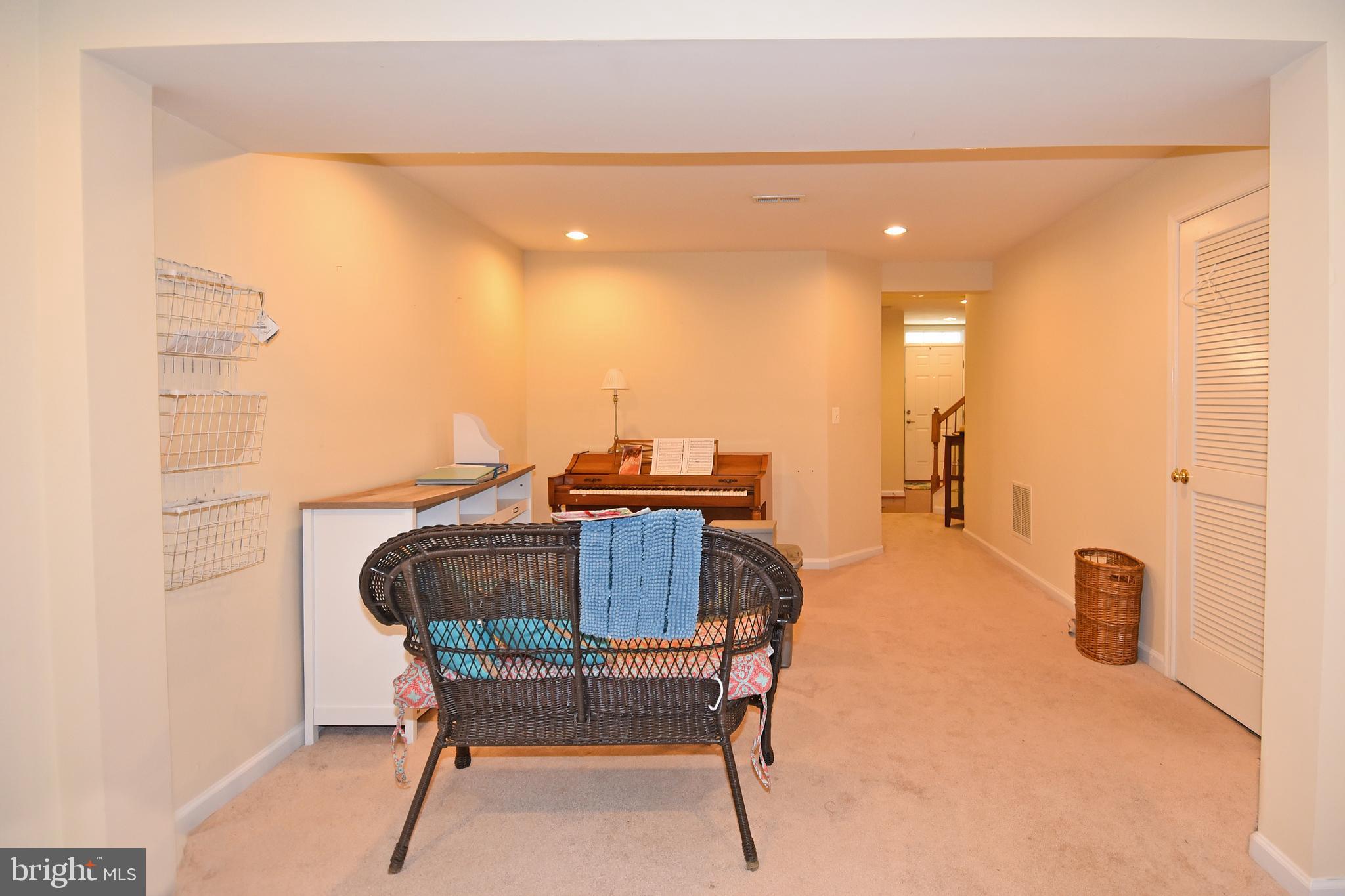 RIVERSIDE STATION - Residential Lease