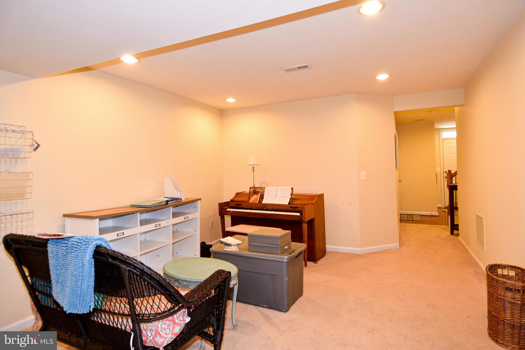 RIVERSIDE STATION - Residential Lease