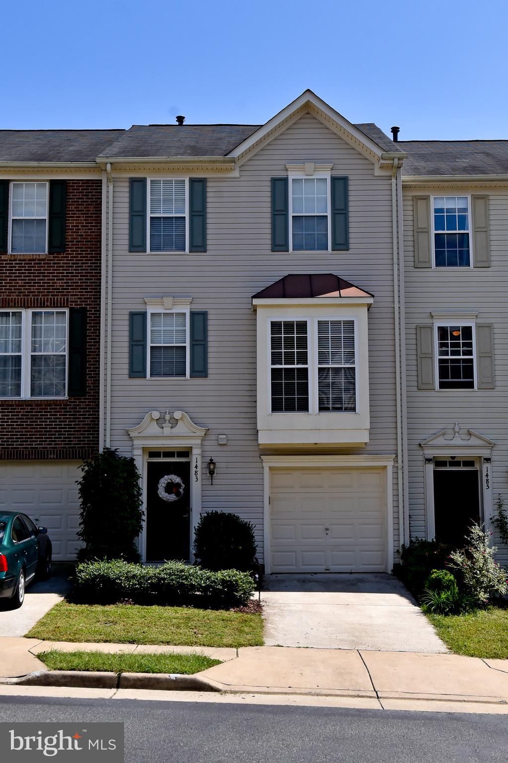 RIVERSIDE STATION - Residential Lease