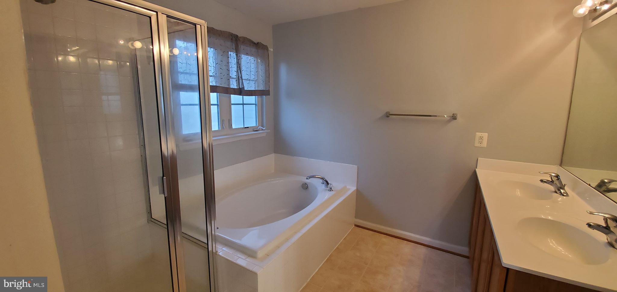 RIVERSIDE STATION - Residential Lease