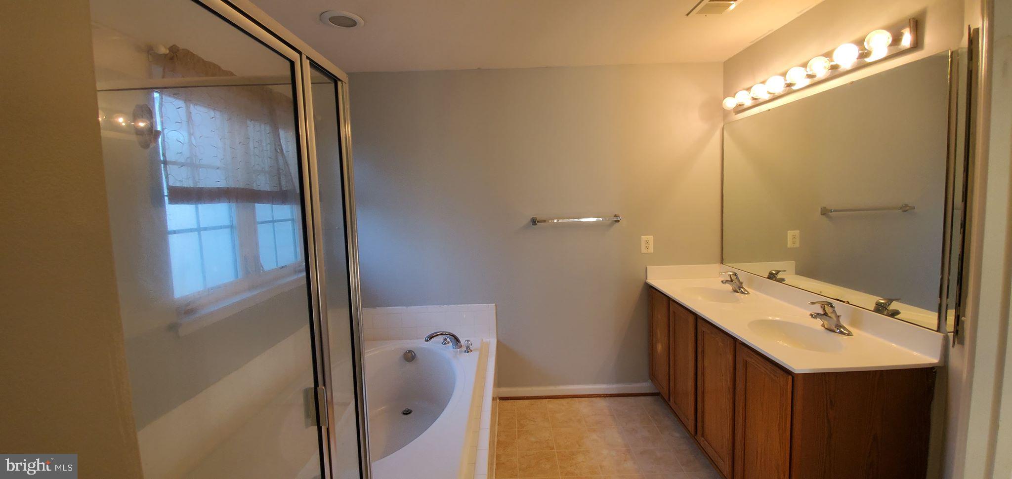 RIVERSIDE STATION - Residential Lease