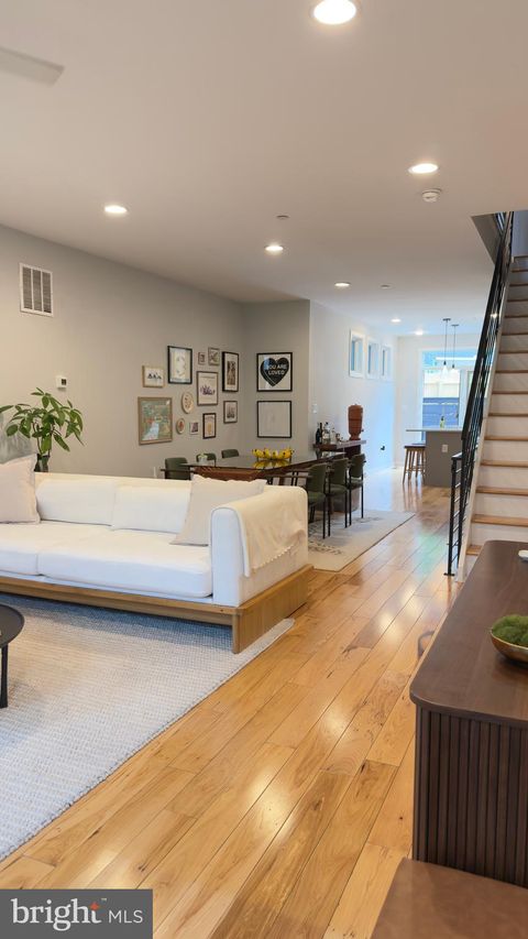 Townhouse For Rent - 312 Cecil B Moore Avenue<br/> PHILADELPHIA, PA 19122