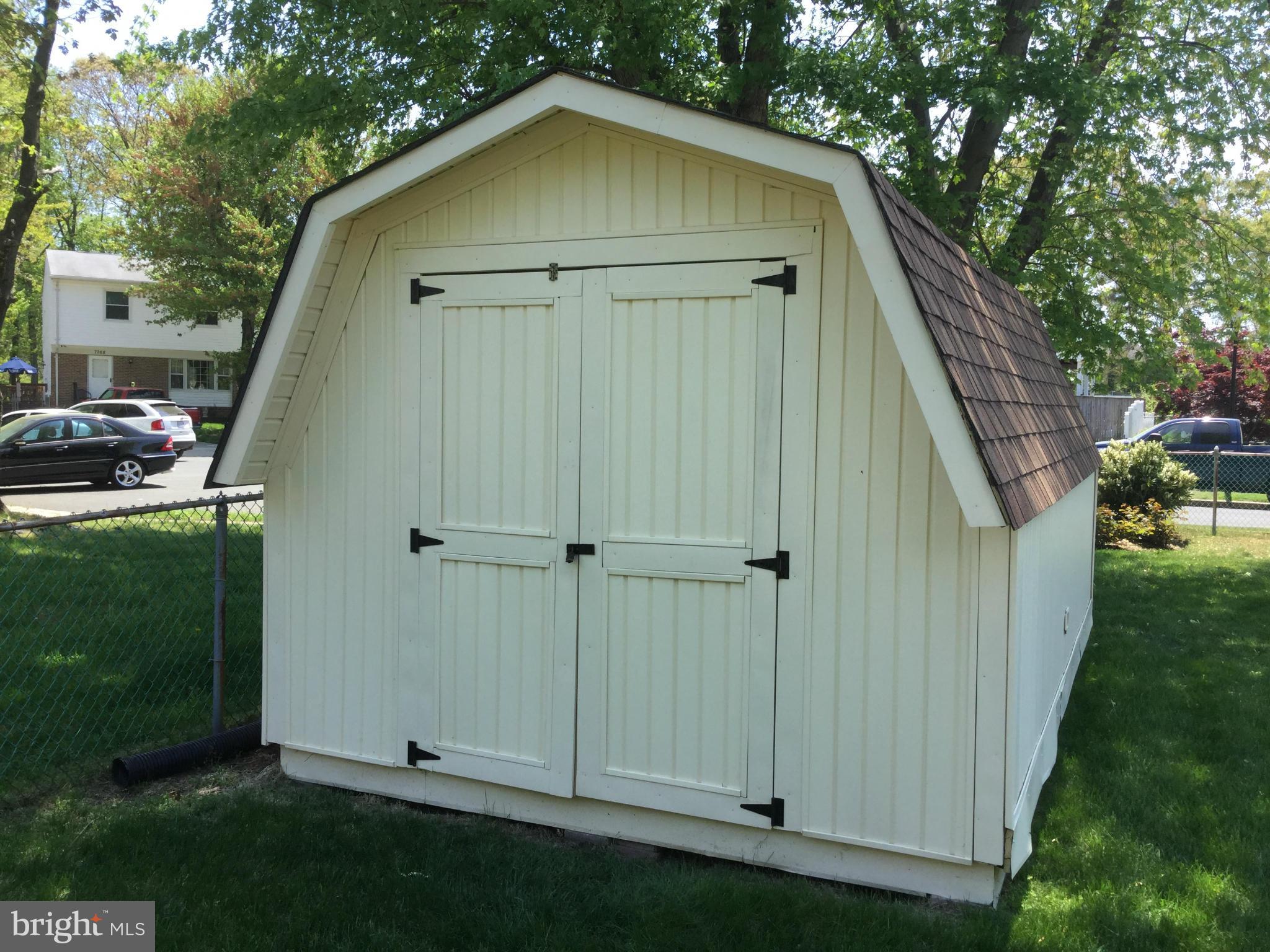 QUEENS PARK - Residential