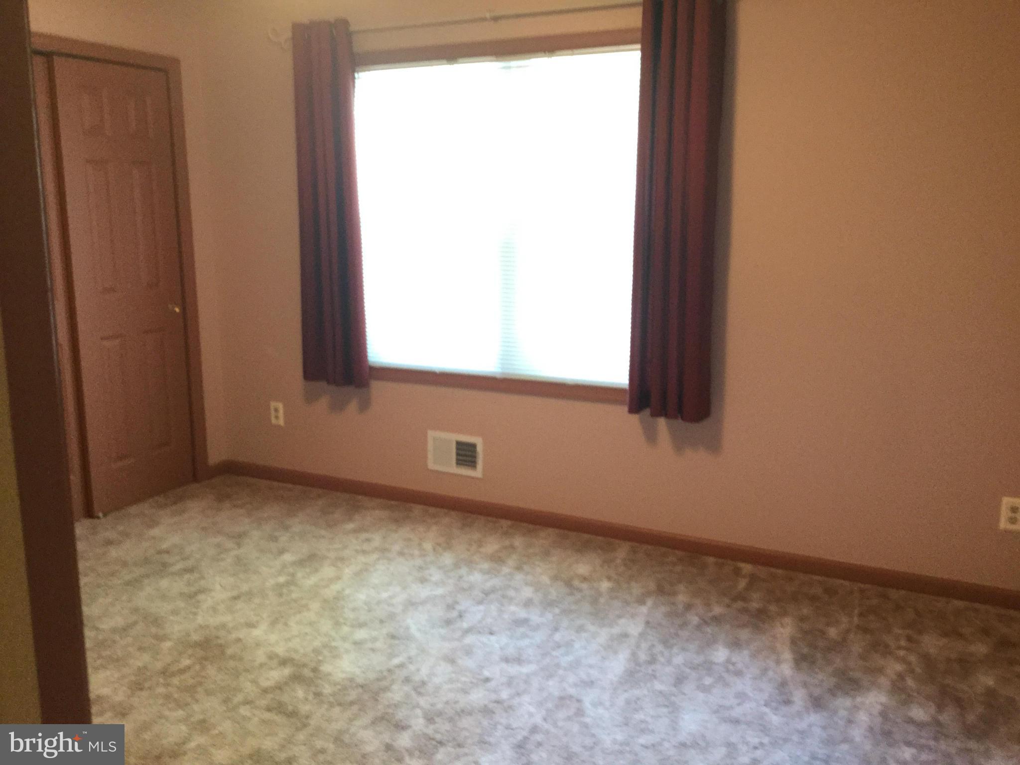 QUEENS PARK - Residential