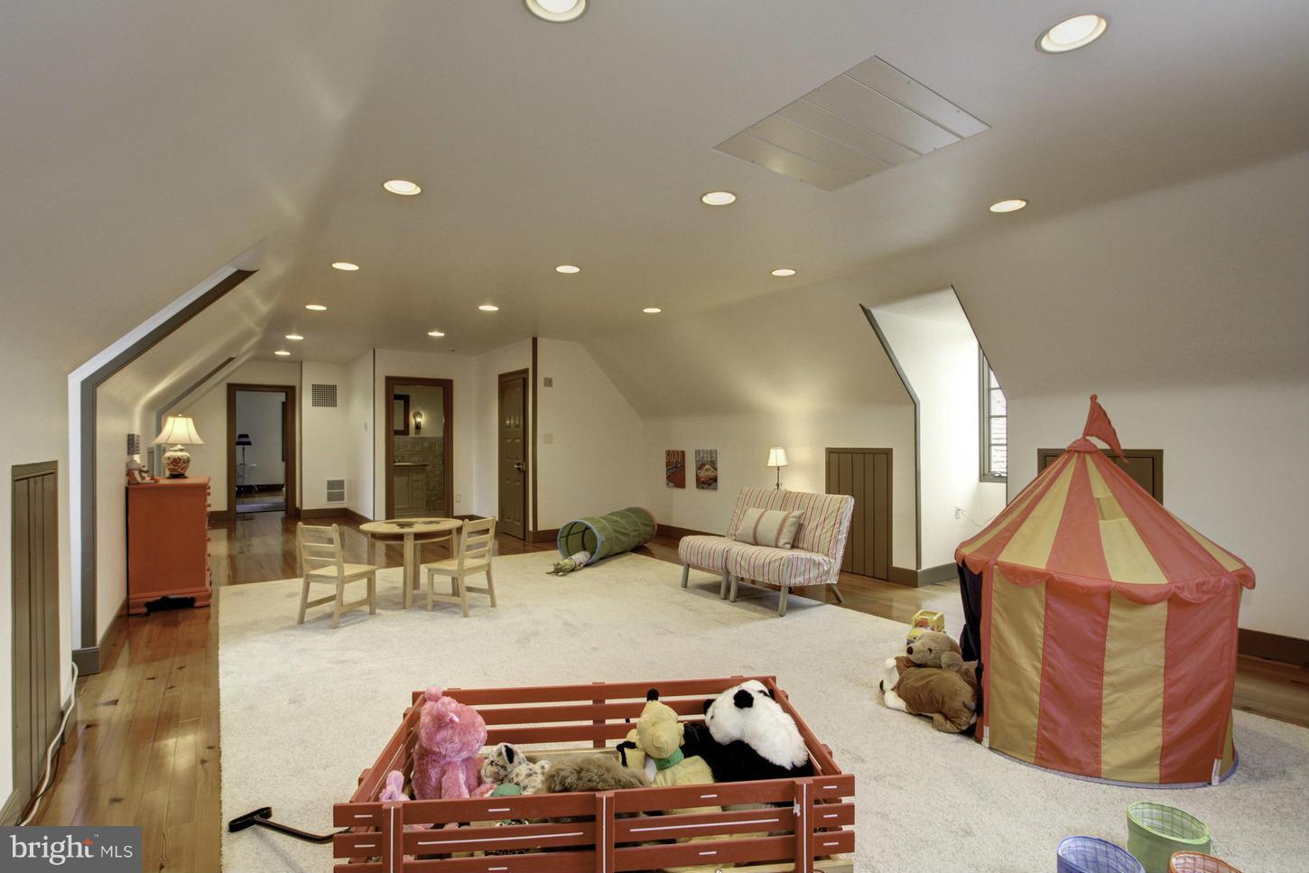 BARNESVILLE OUTSIDE - Residential