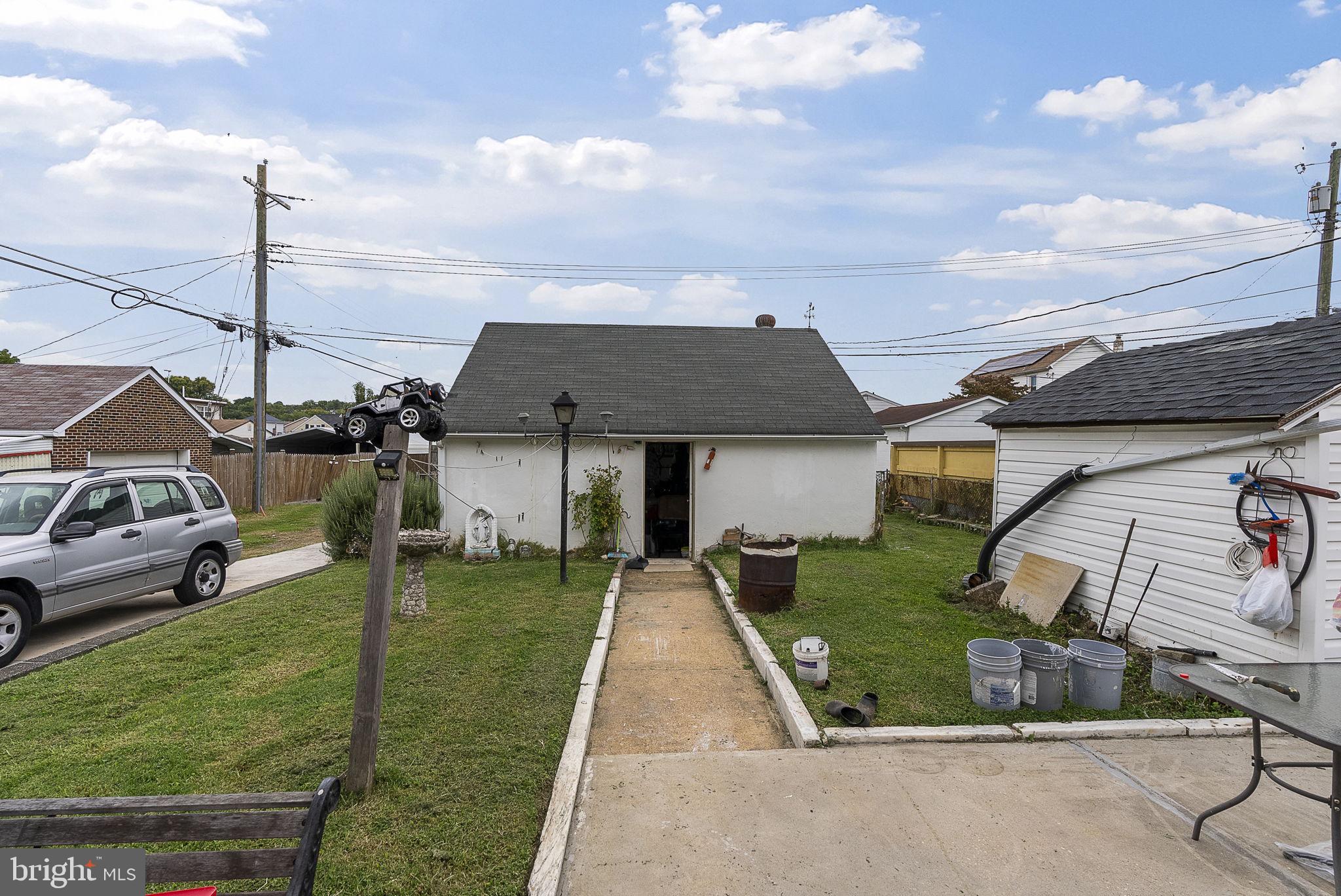 FAIRLAWN - Residential