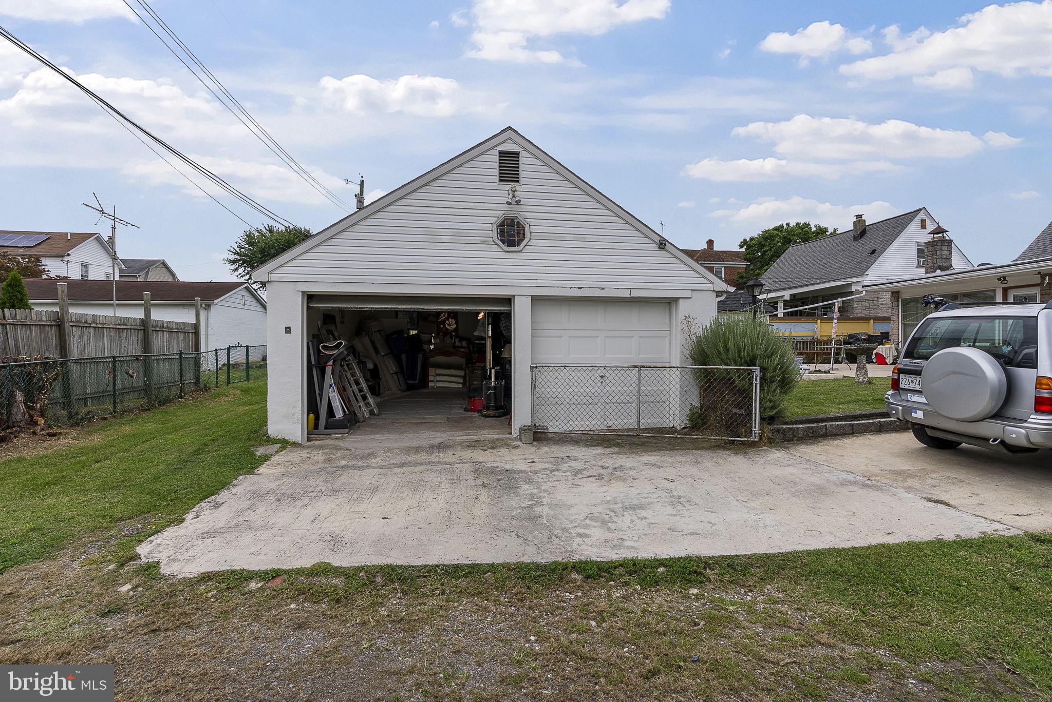 FAIRLAWN - Residential