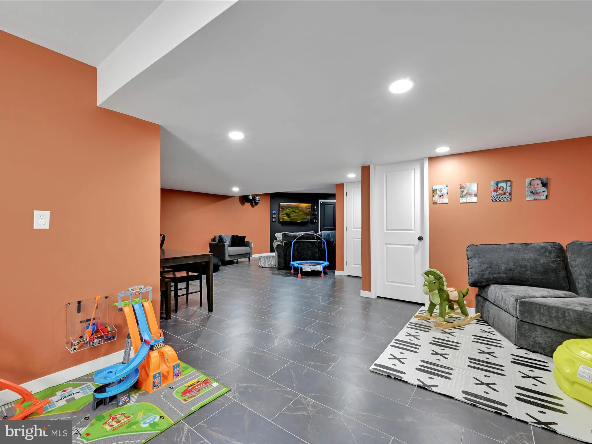 New Holland, Pennsylvania 17557, United States, 4 Bedrooms Bedrooms, ,3 BathroomsBathrooms,Residential,Pending,193247