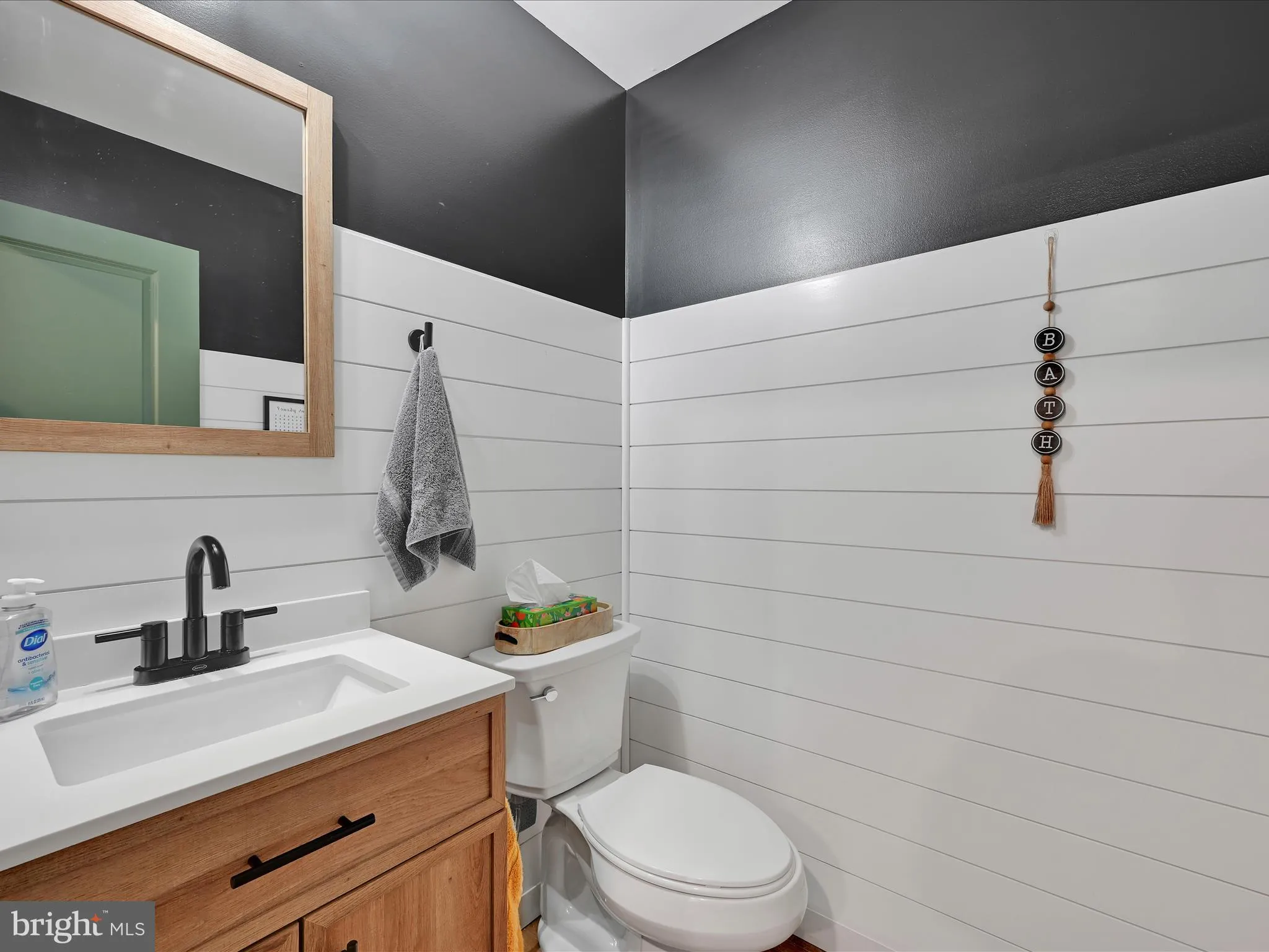 New Holland, Pennsylvania 17557, United States, 4 Bedrooms Bedrooms, ,3 BathroomsBathrooms,Residential,Pending,193247