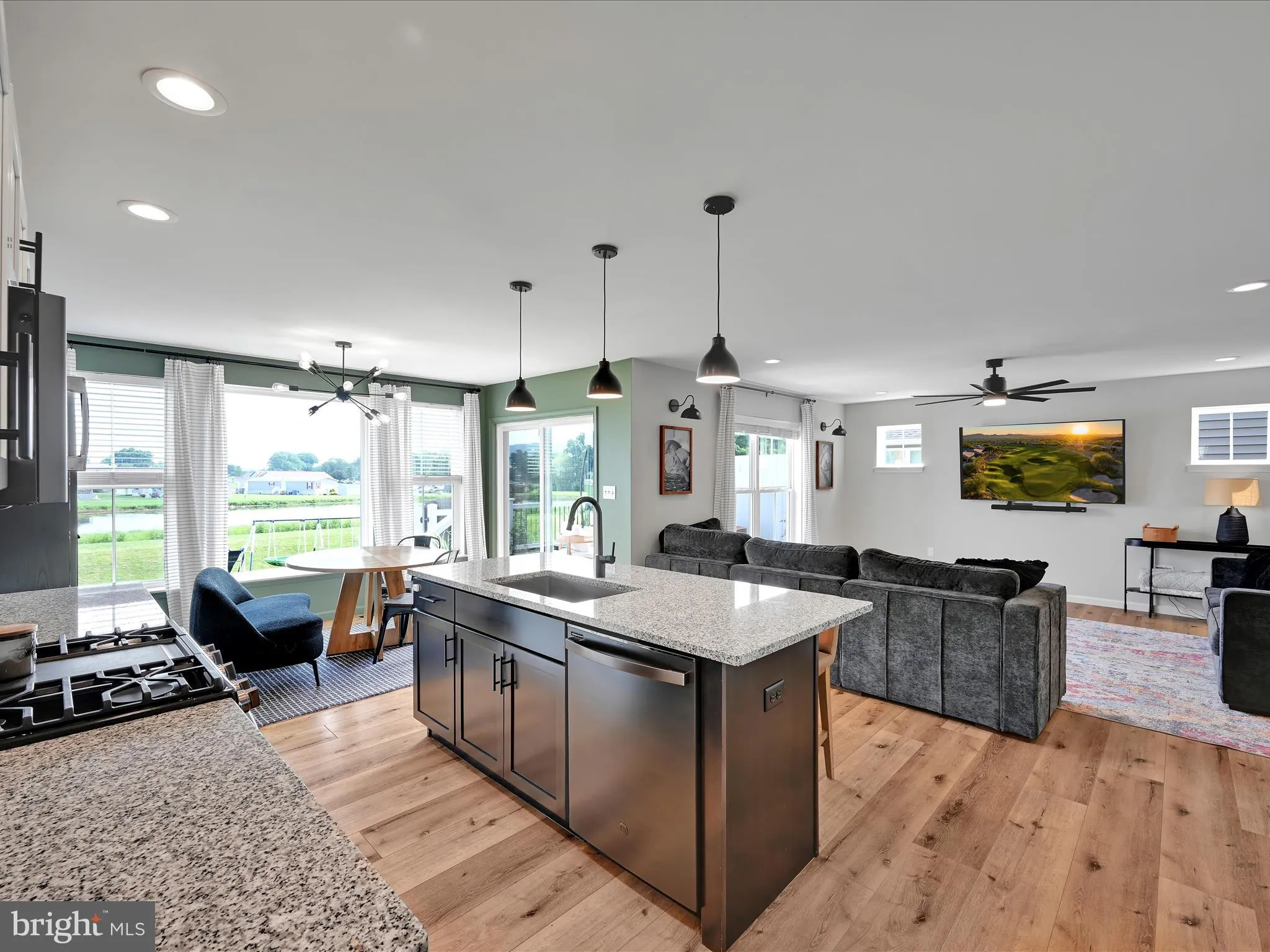 New Holland, Pennsylvania 17557, United States, 4 Bedrooms Bedrooms, ,3 BathroomsBathrooms,Residential,Pending,193247