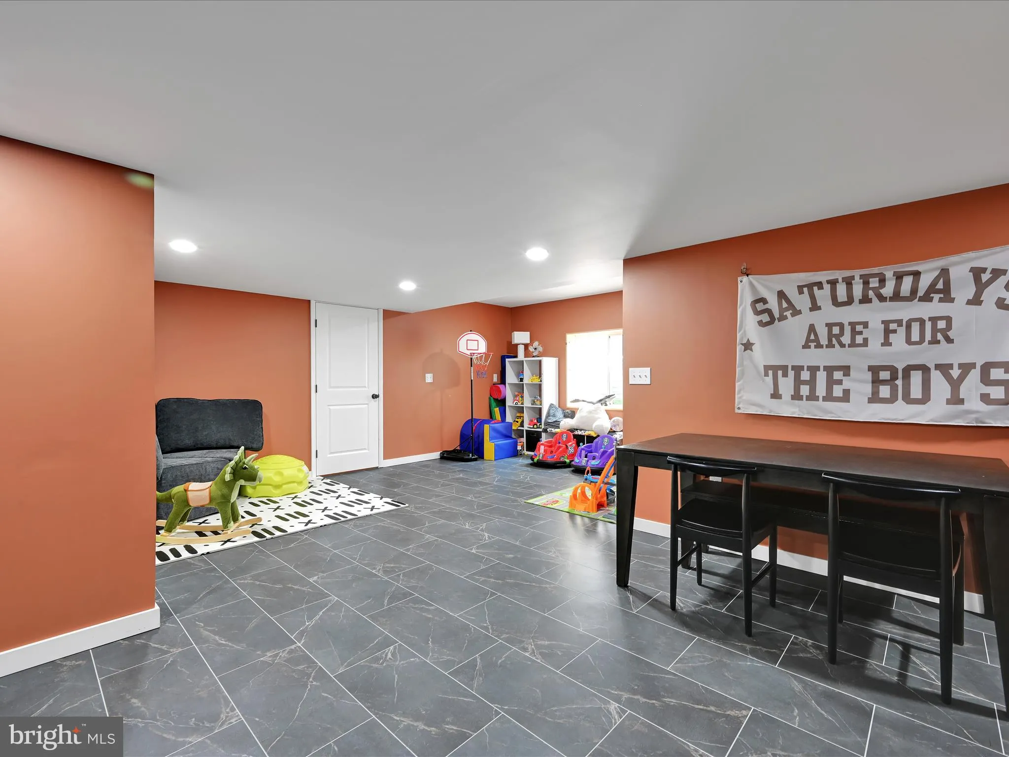 New Holland, Pennsylvania 17557, United States, 4 Bedrooms Bedrooms, ,3 BathroomsBathrooms,Residential,Pending,193247