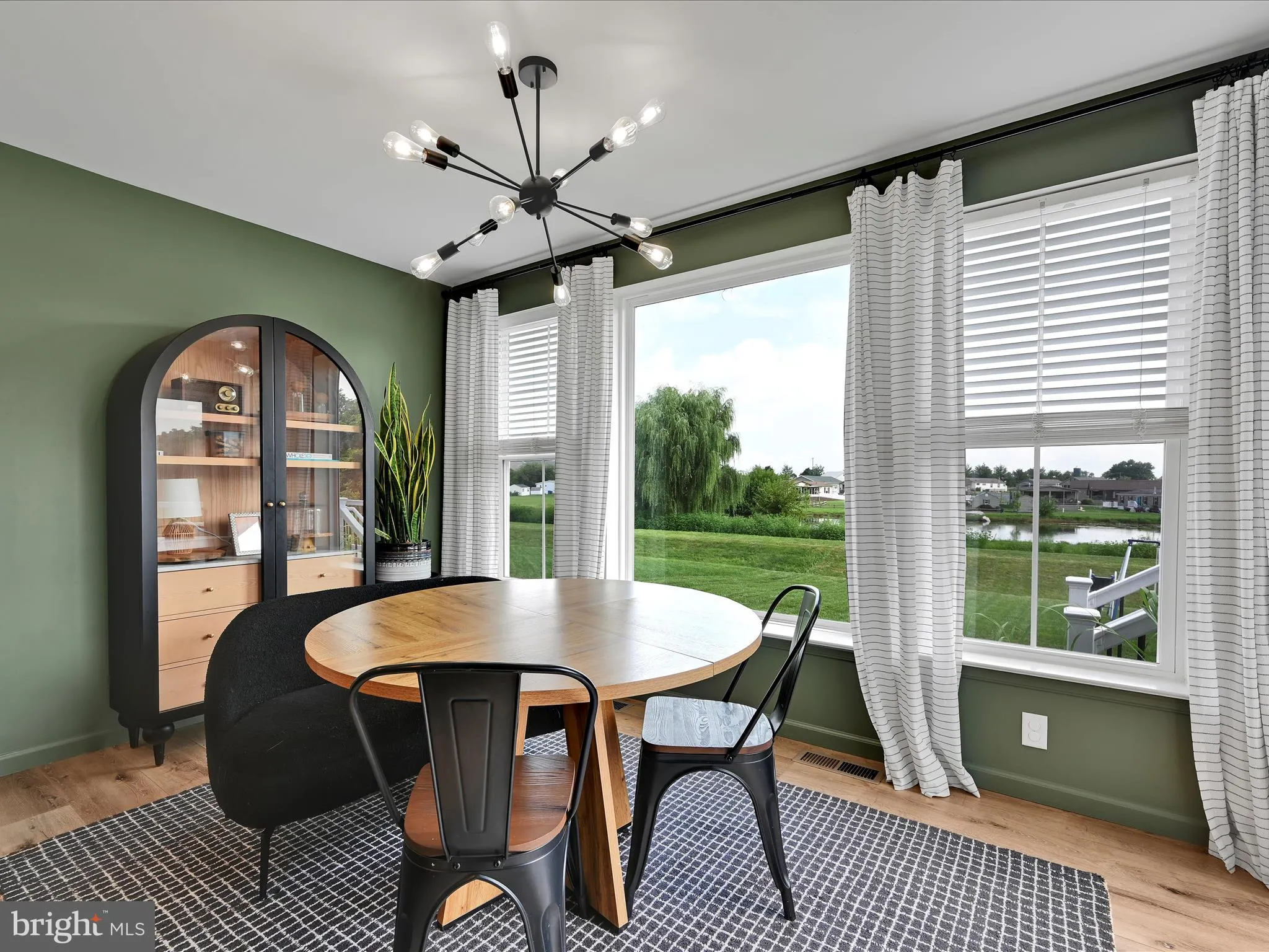 New Holland, Pennsylvania 17557, United States, 4 Bedrooms Bedrooms, ,3 BathroomsBathrooms,Residential,Pending,193247