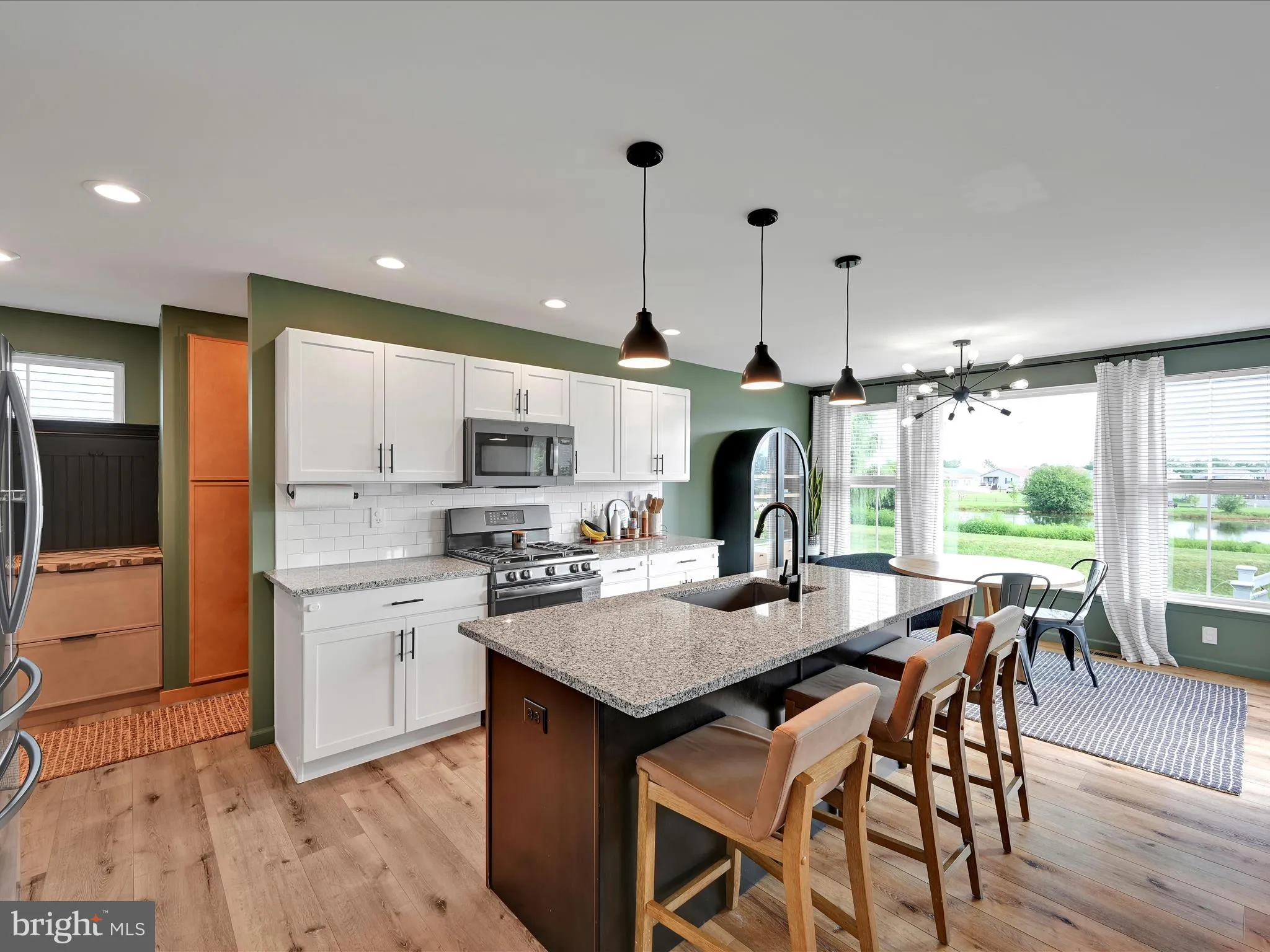 New Holland, Pennsylvania 17557, United States, 4 Bedrooms Bedrooms, ,3 BathroomsBathrooms,Residential,Pending,193247