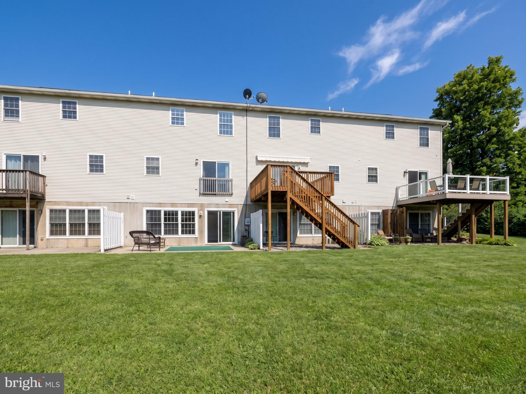 2989 ROBIN ROAD