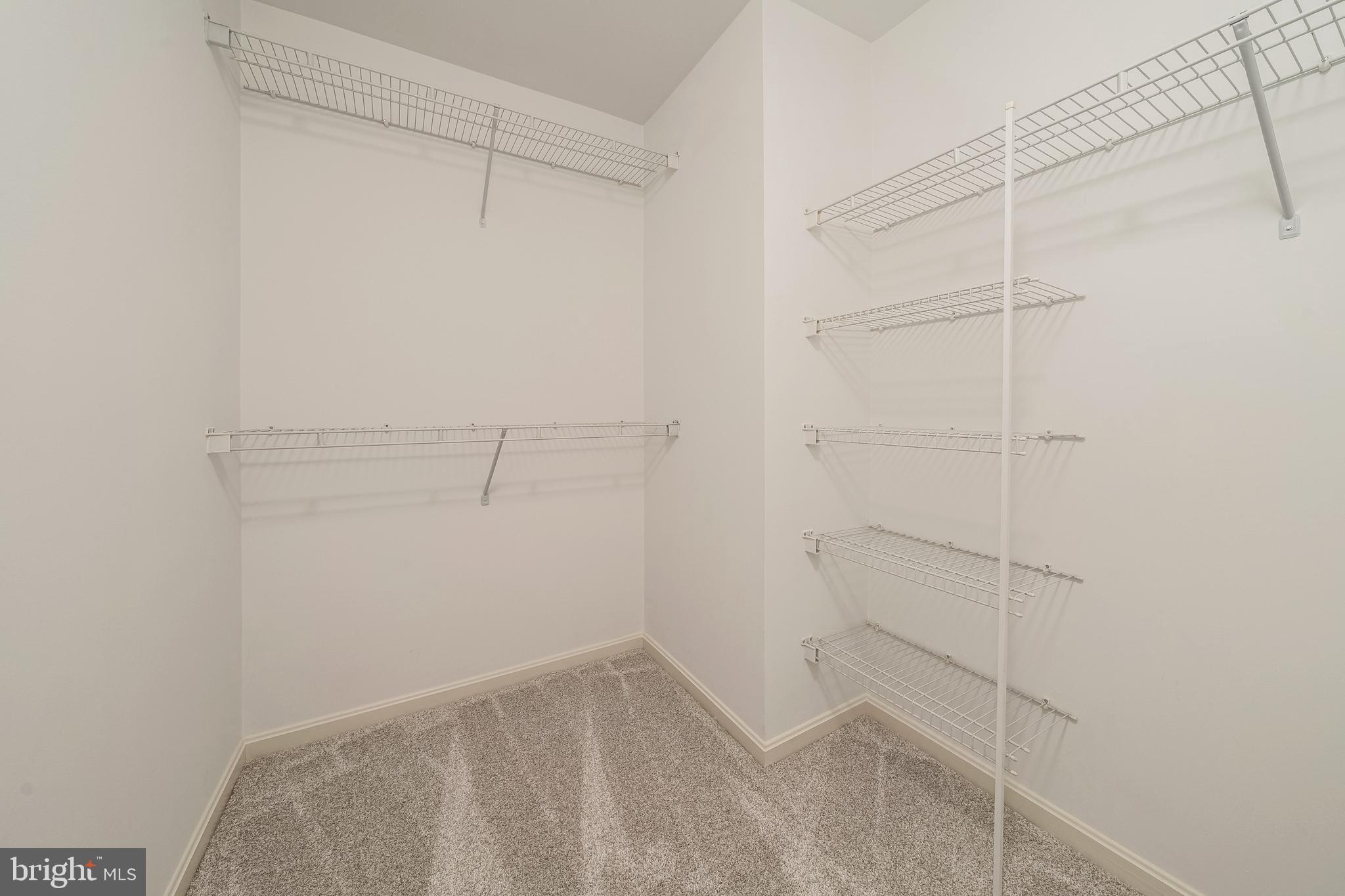 ASHBURN VILLAGE - Residential