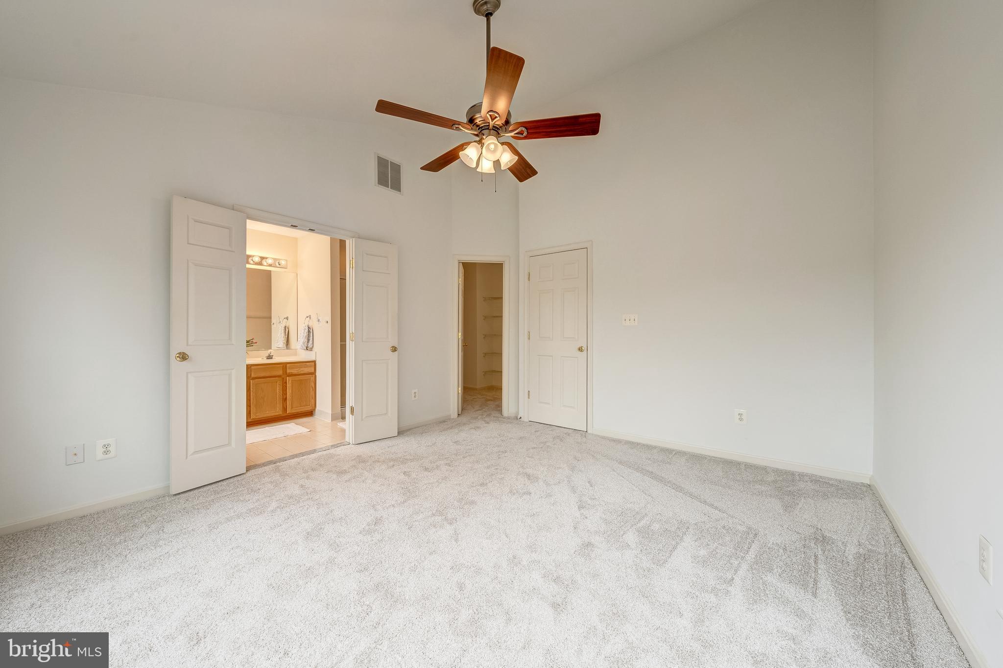 ASHBURN VILLAGE - Residential