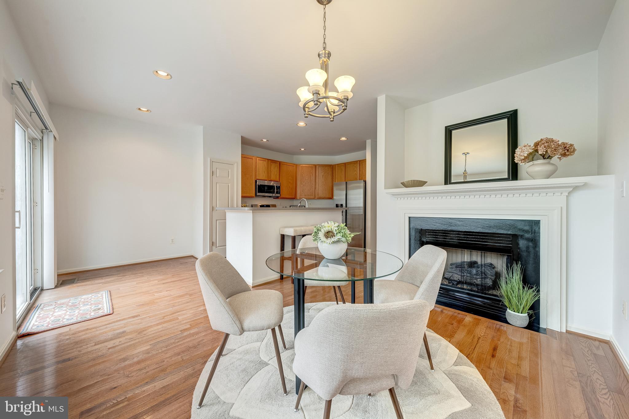 ASHBURN VILLAGE - Residential