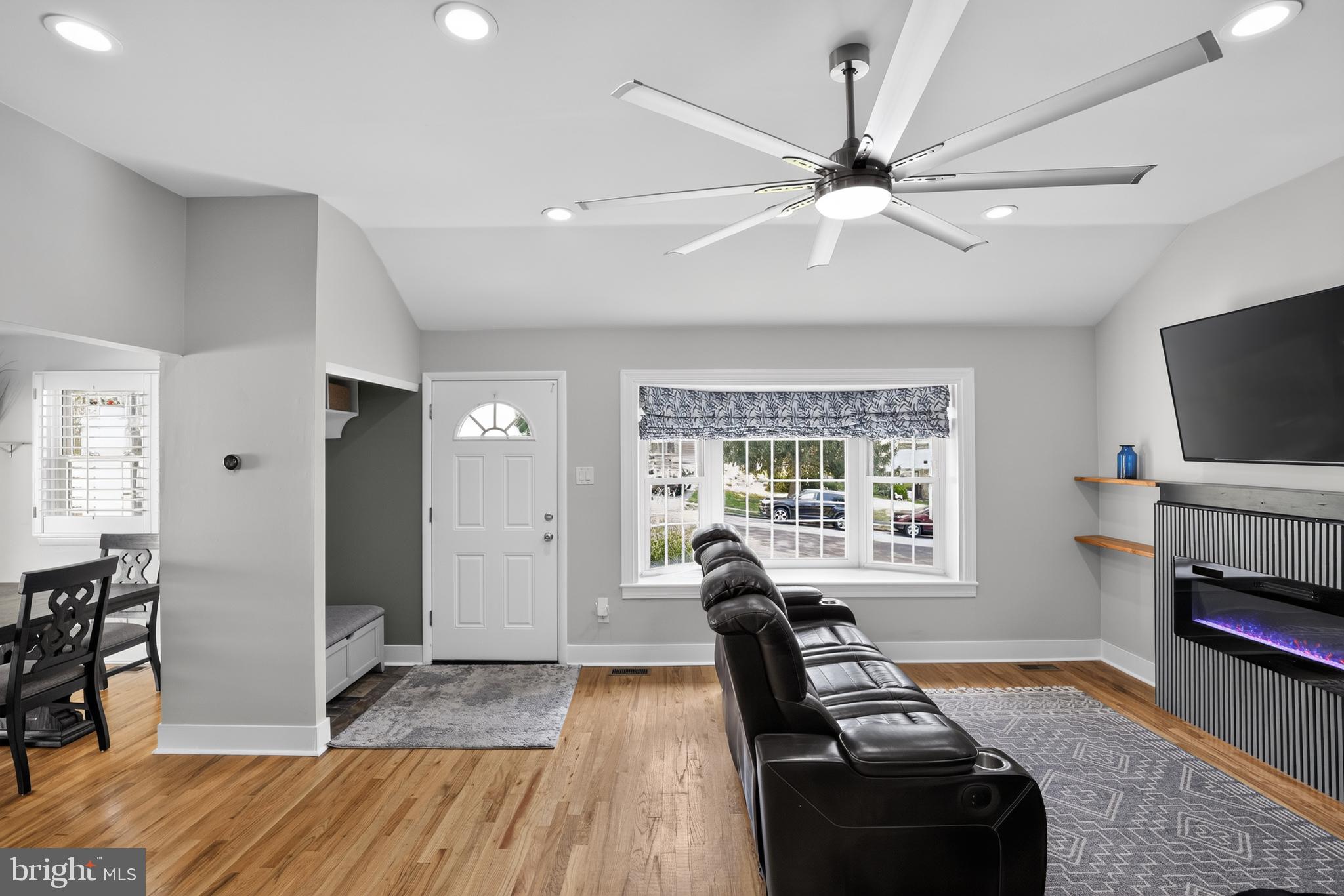209 LIMESTONE LANE