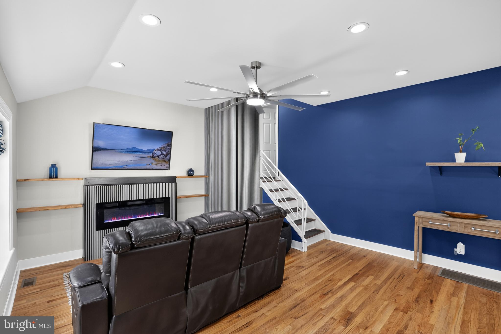 209 LIMESTONE LANE