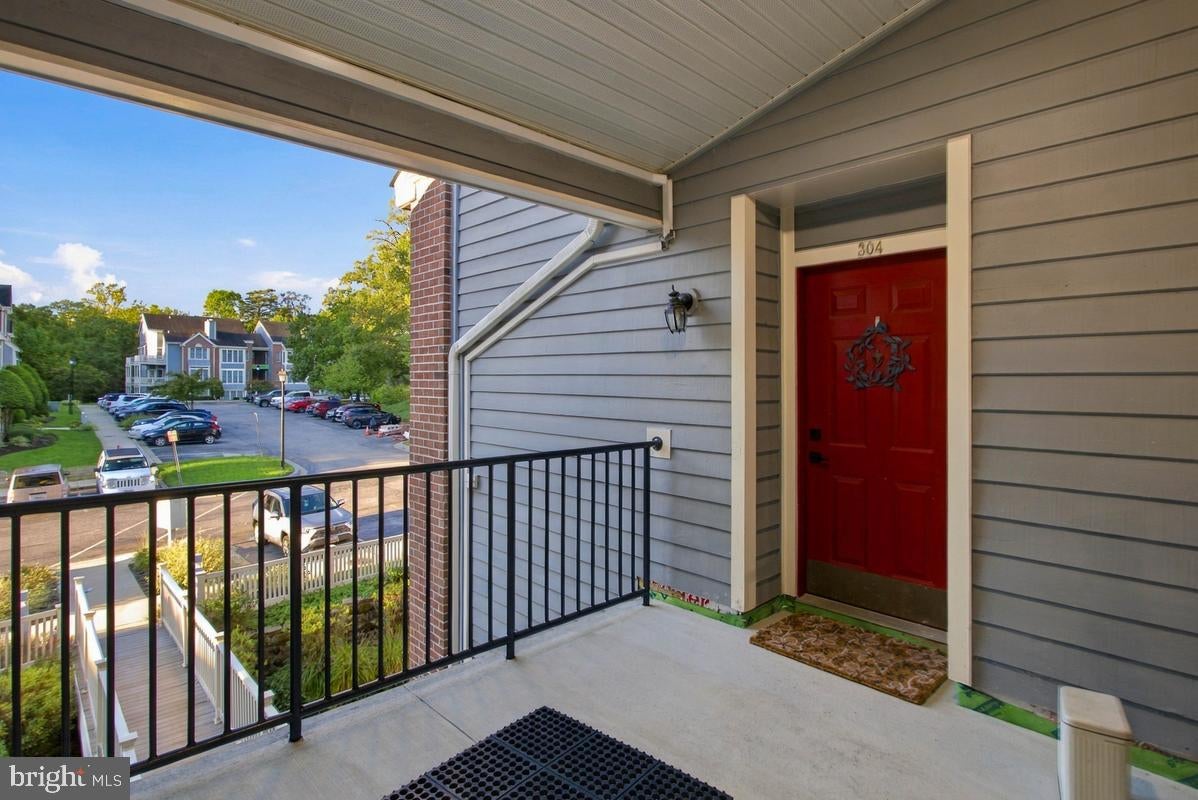 2704 SUMMERVIEW WAY 304