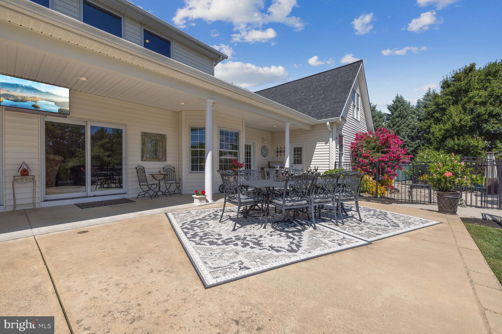 DAMASCUS OUTSIDE - Residential